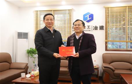 柳州市副市長(zhǎng)朱富庭慰問公司拔尖人才廖立波、潘偉華