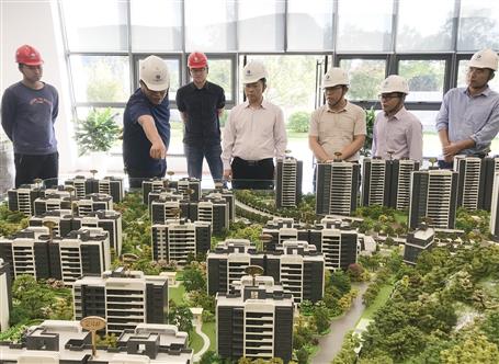 【奮戰(zhàn)80天·沖刺四季度】公司領(lǐng)導班子成員利用周末休息時間到項目調(diào)研