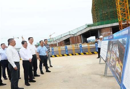 柳州市委書記吳煒、市長(zhǎng)張壯到第十二分公司項(xiàng)目調(diào)研指導(dǎo)